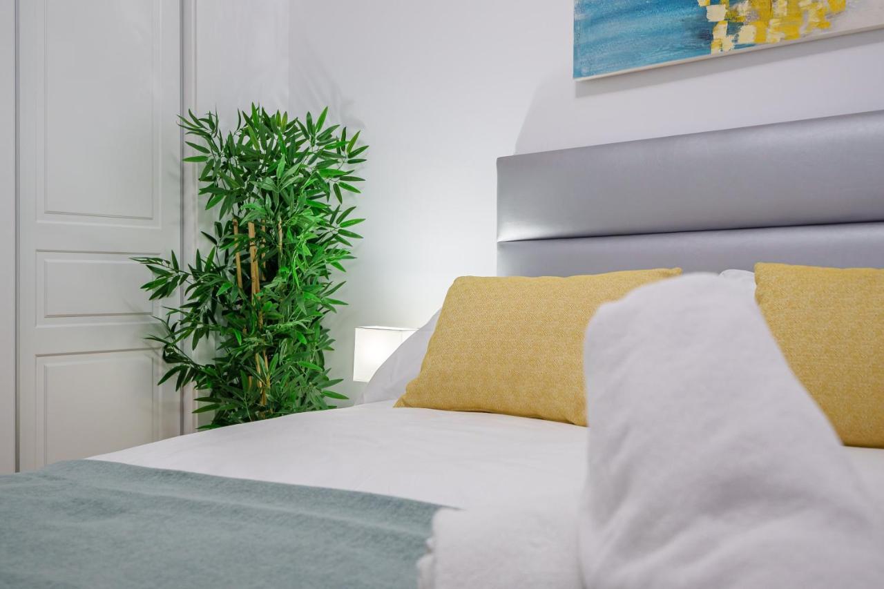 Malaga Cultural Experience Apartment Exterior photo